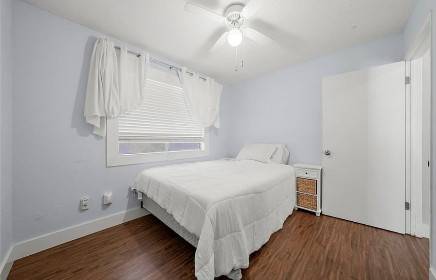 2nd bedroom