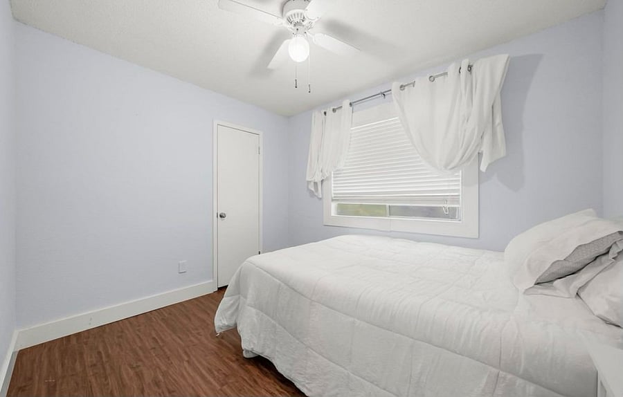 2nd bedroom