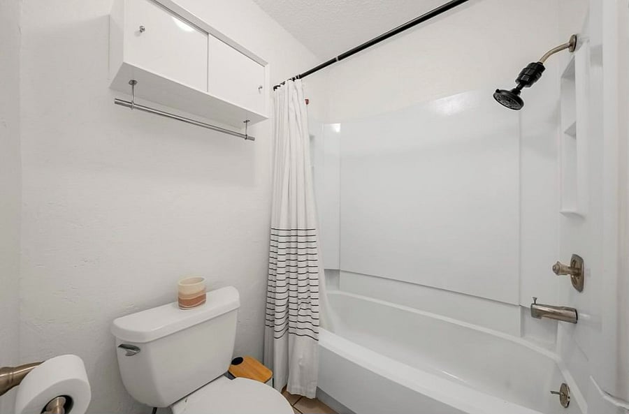 close up of master bathroom