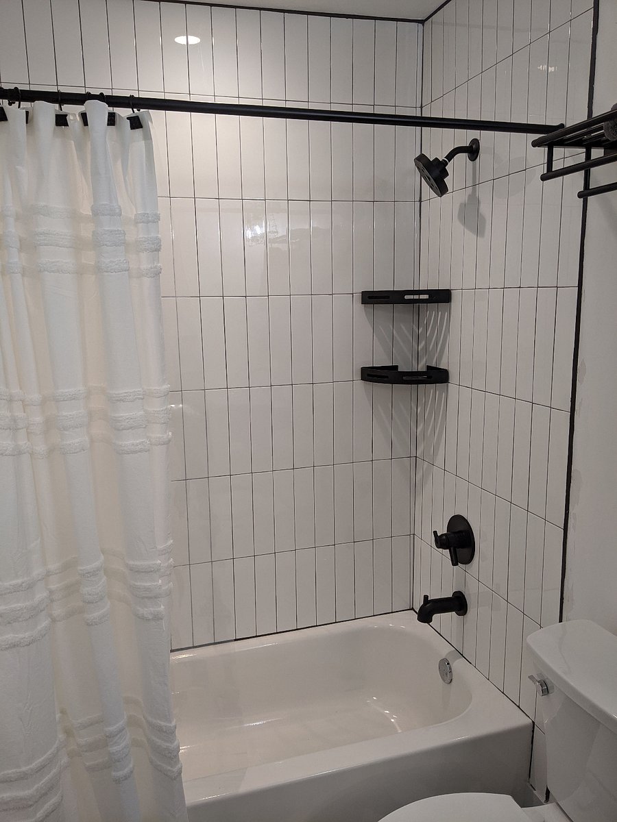 Shower/bath.