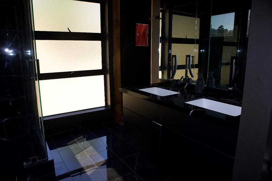 bedroom 1/ loft bathroom