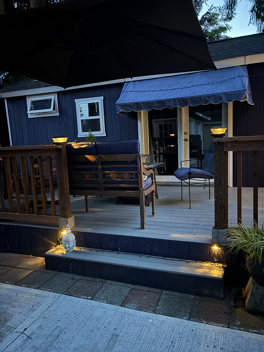 Wide entry way.