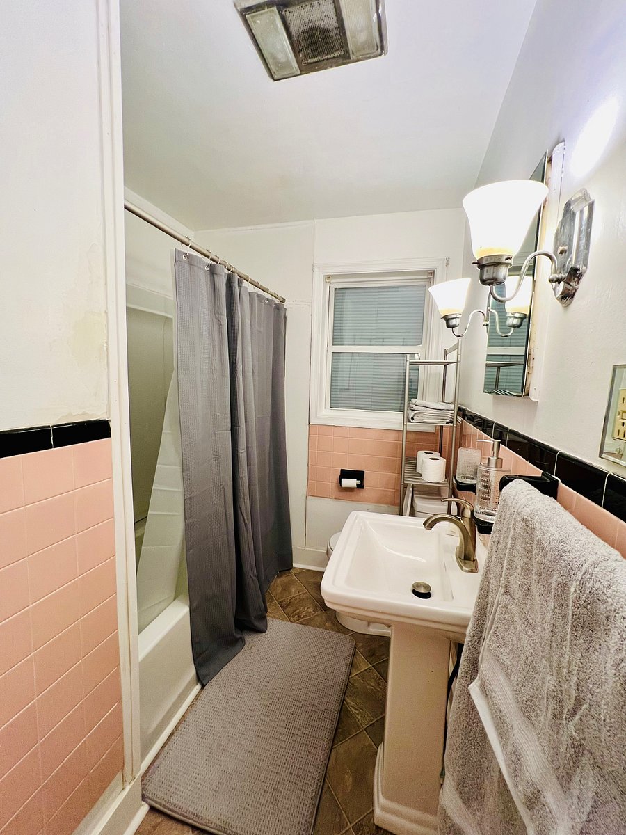Full bathroom