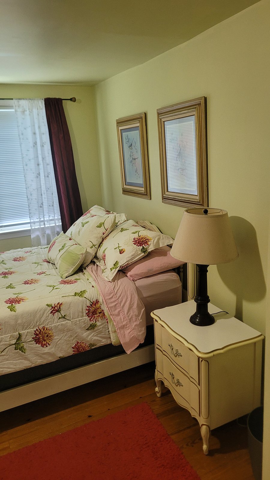 Queen size bed