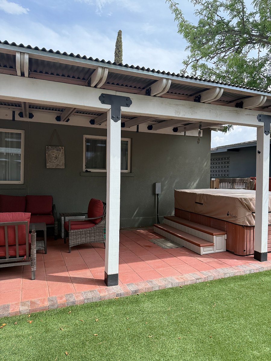 Covered Porch & Hot Tub - Relax Here!