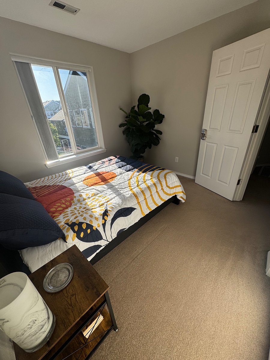 Full size bed