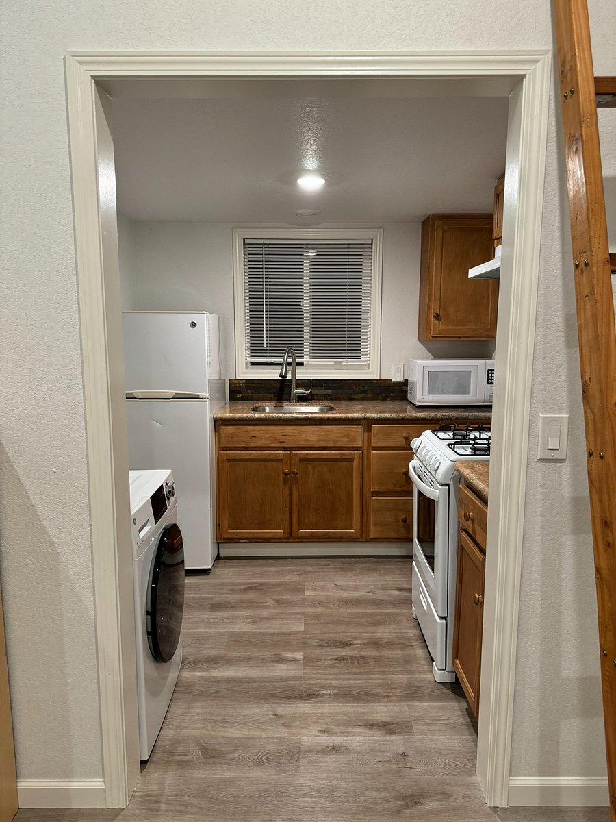 Furnished Finder property 877989_1 photo 9