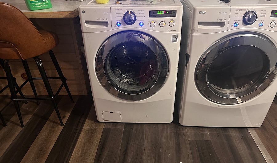 Washer dryer in unit