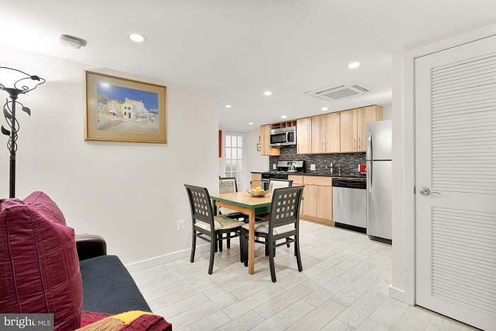 Furnished Finder property 878075_1 photo 5