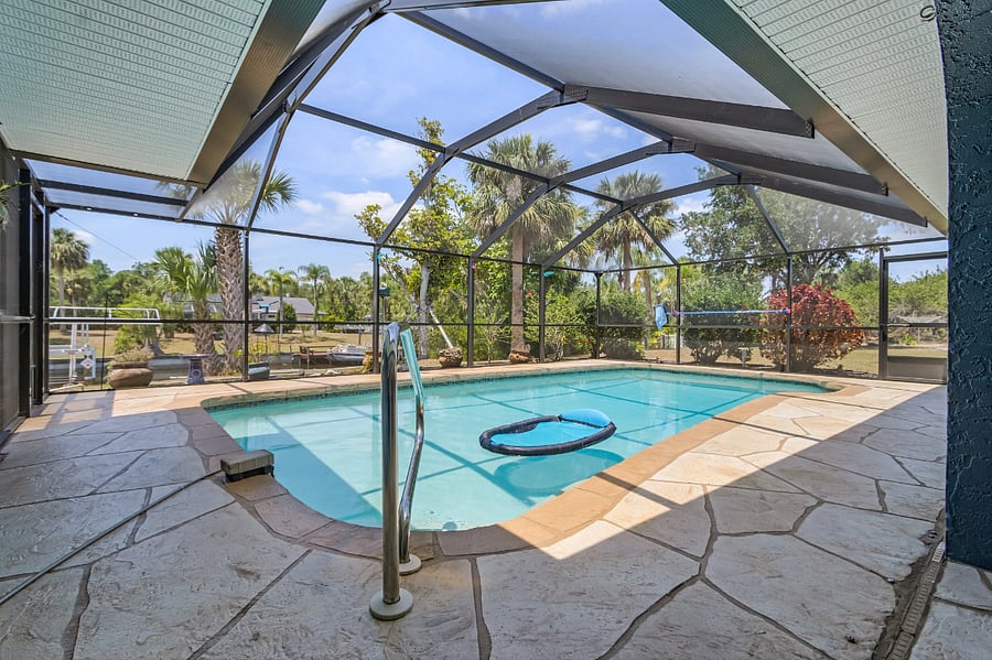 Furnished Finder property 878103_1 photo 34
