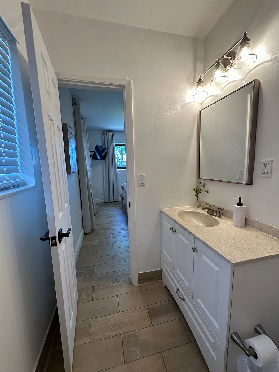 Furnished Finder property 878106_1 photo 11