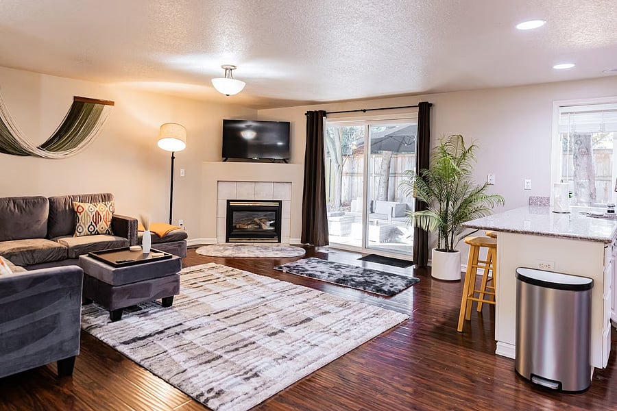 Furnished Finder property 878128_1 photo 3
