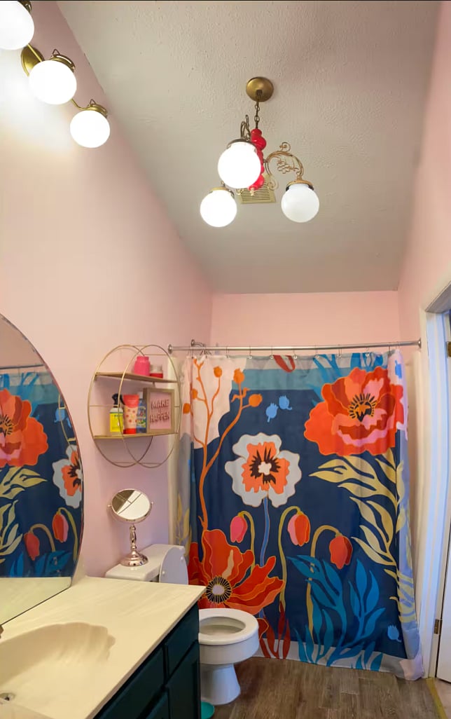 Eclectic Colorful Bedroom in Shared Cottage (with optional shared or Eclectic Colorful Bedroom in Shared Cottage (with optional shared or