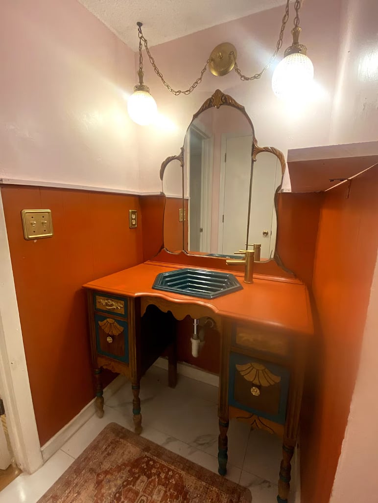 Downstairs Bathroom Sink (private bath)
