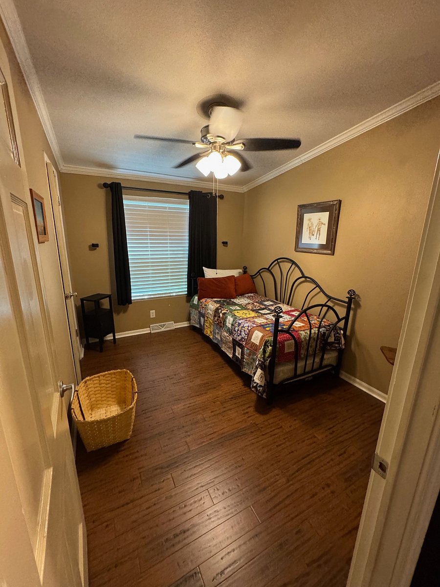 2 twin beds