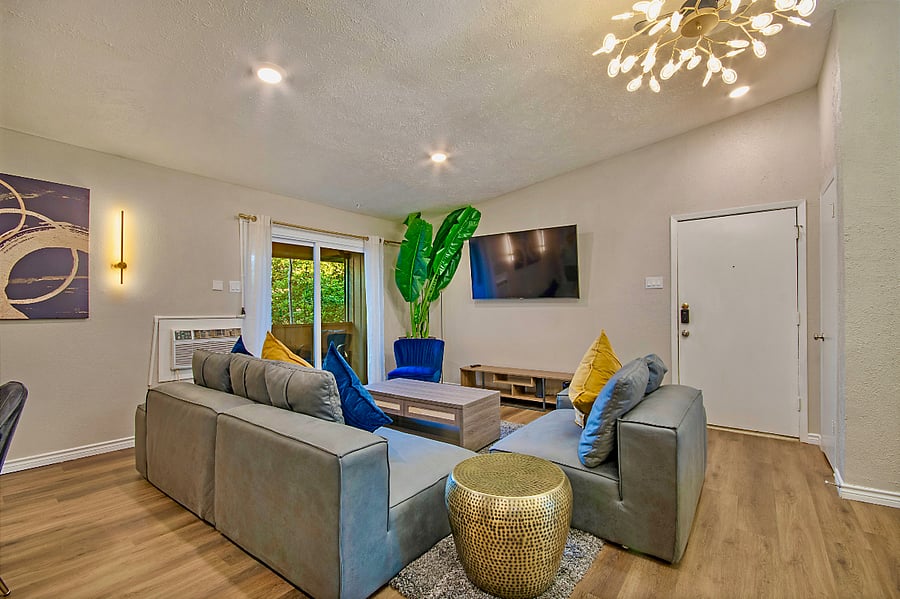 Furnished Finder property 878283_1 photo 3