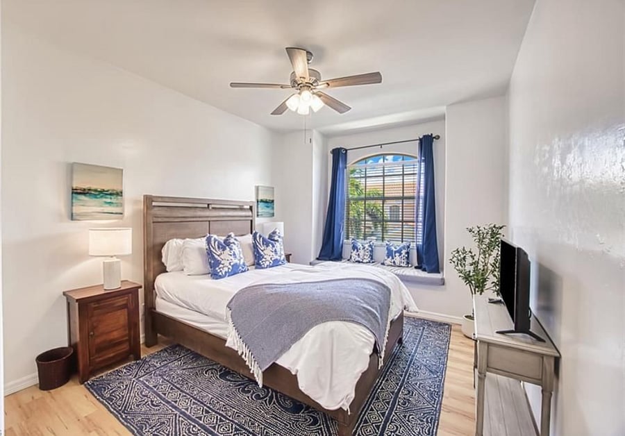 Guest Room 1 - Queen