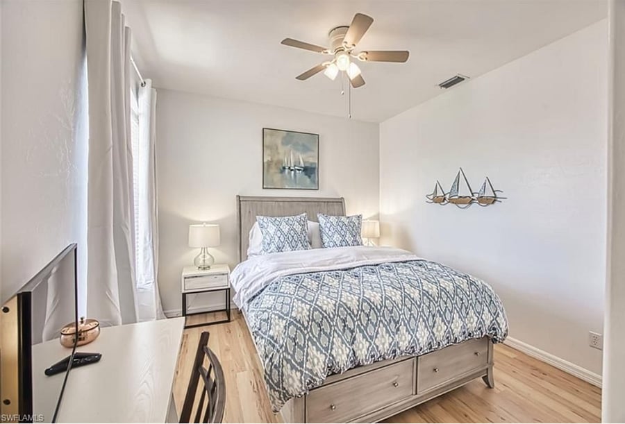 Guest Room 2 - Queen