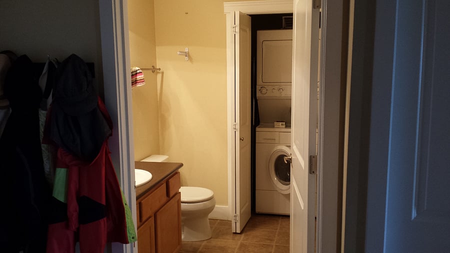 Guest bathroom and washer/dryer