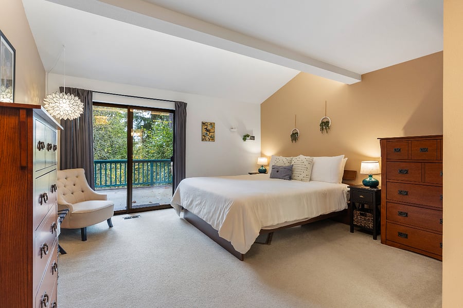 Master with Cal. King bed