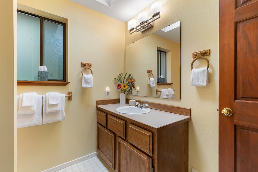 Upstairs bath with shower