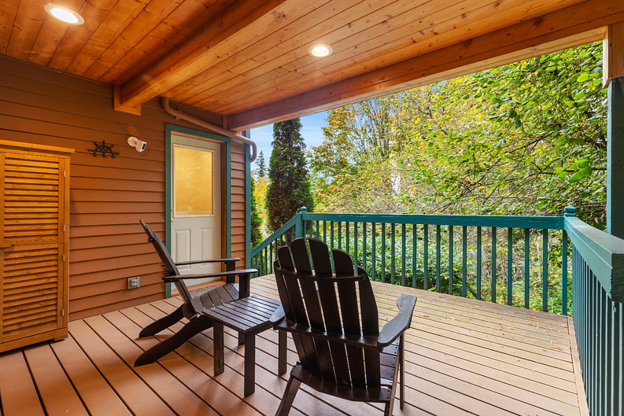 Deck off rec. room/queen sofa bed room
