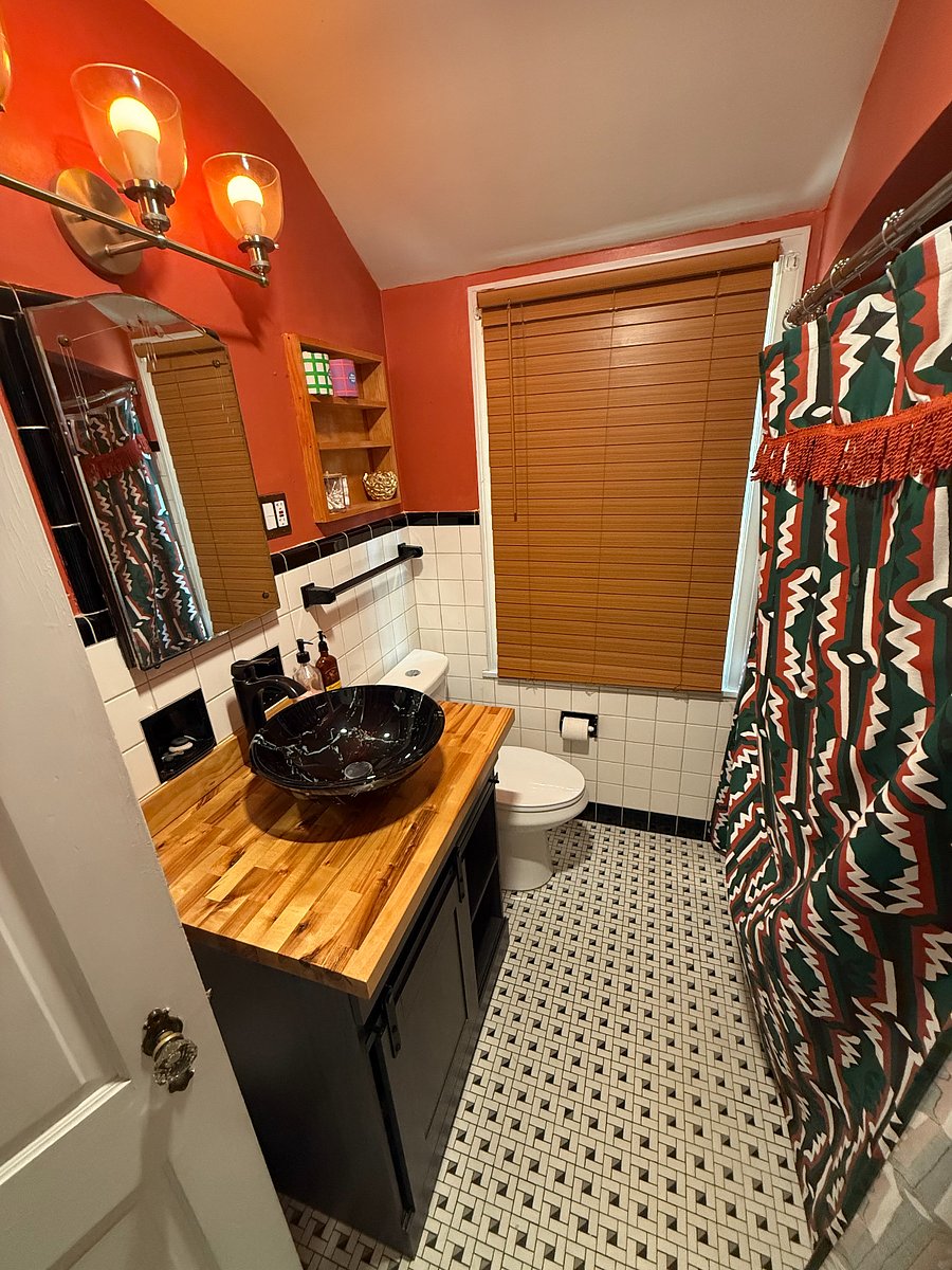 Upstairs Bathroom
