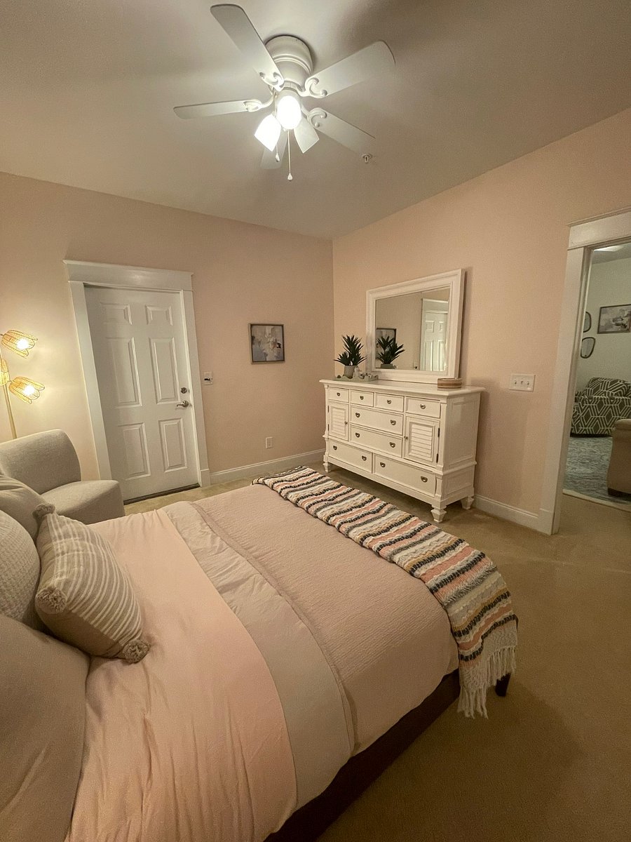 Coral bedroom