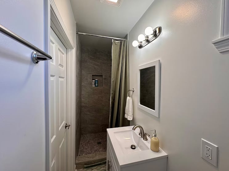 Furnished Finder property 878379_2 photo 7