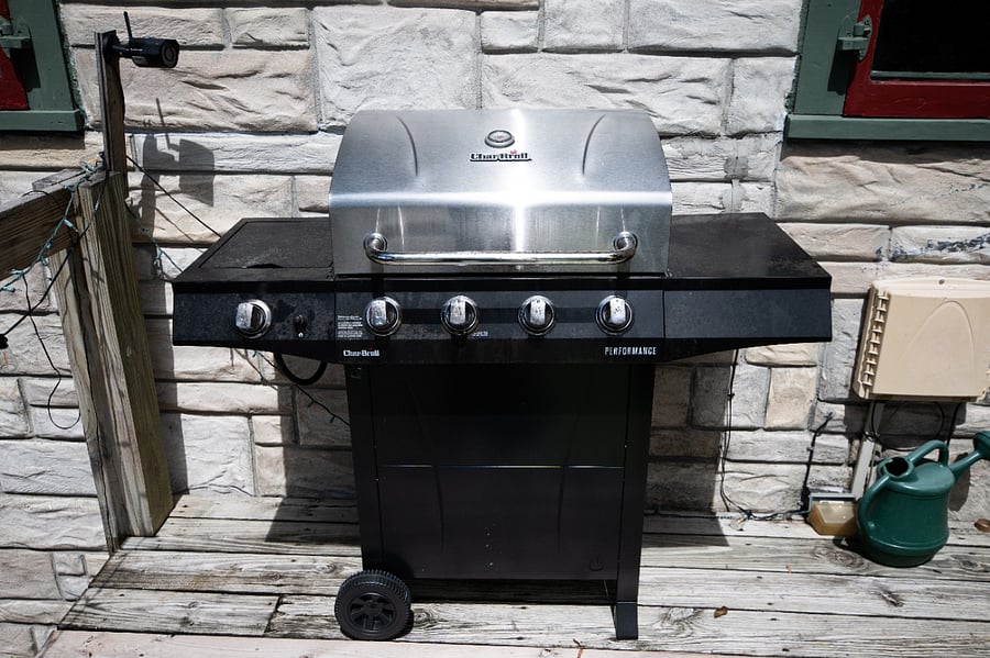 A gas BBQ is provided on the back porch