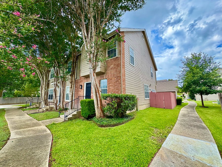 Furnished Finder property 878410_1 photo 4