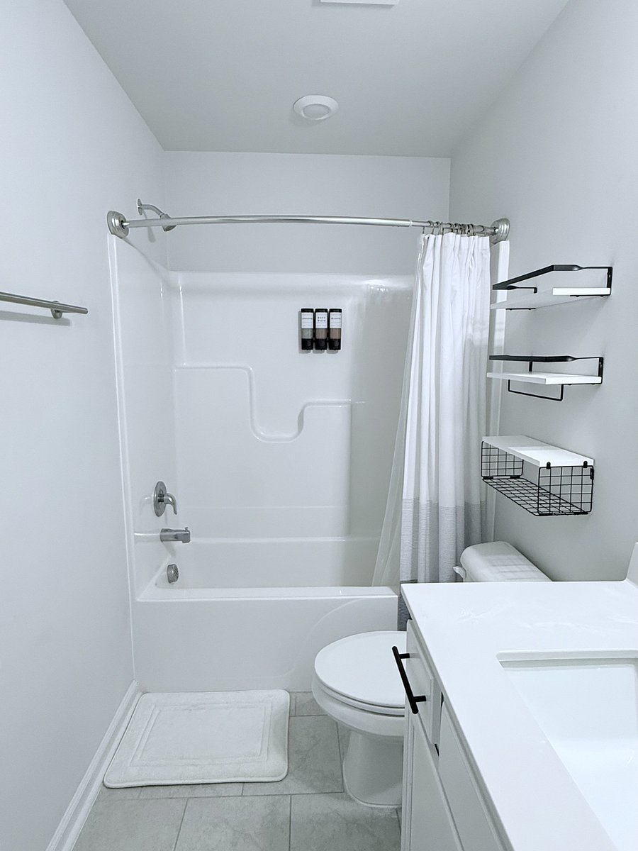 First floor: Mother-in-law-suite bathroom