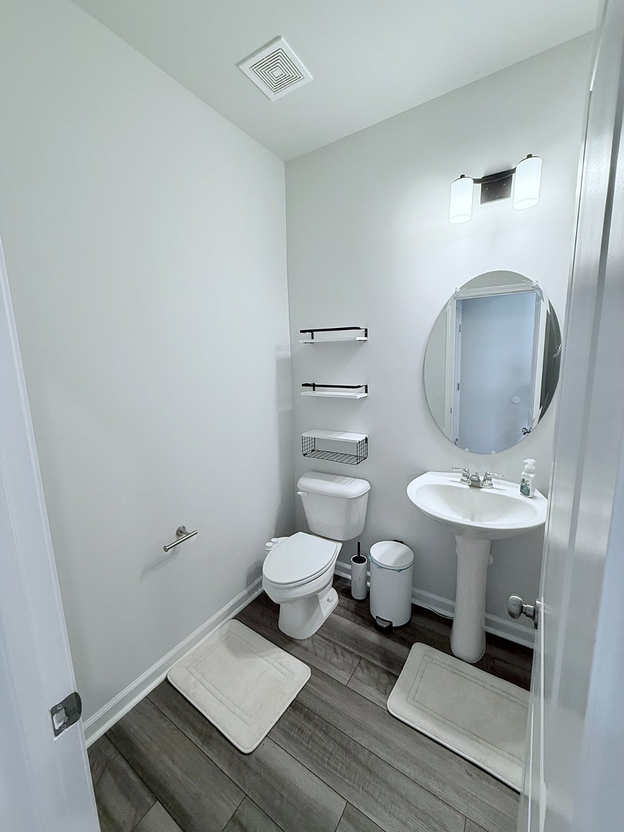 Second floor: Powder bathrom