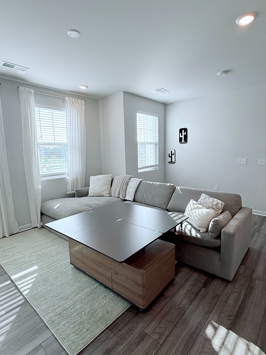 Second floor: Living room
