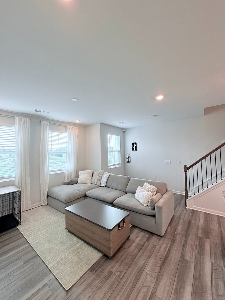 Second floor: Living room