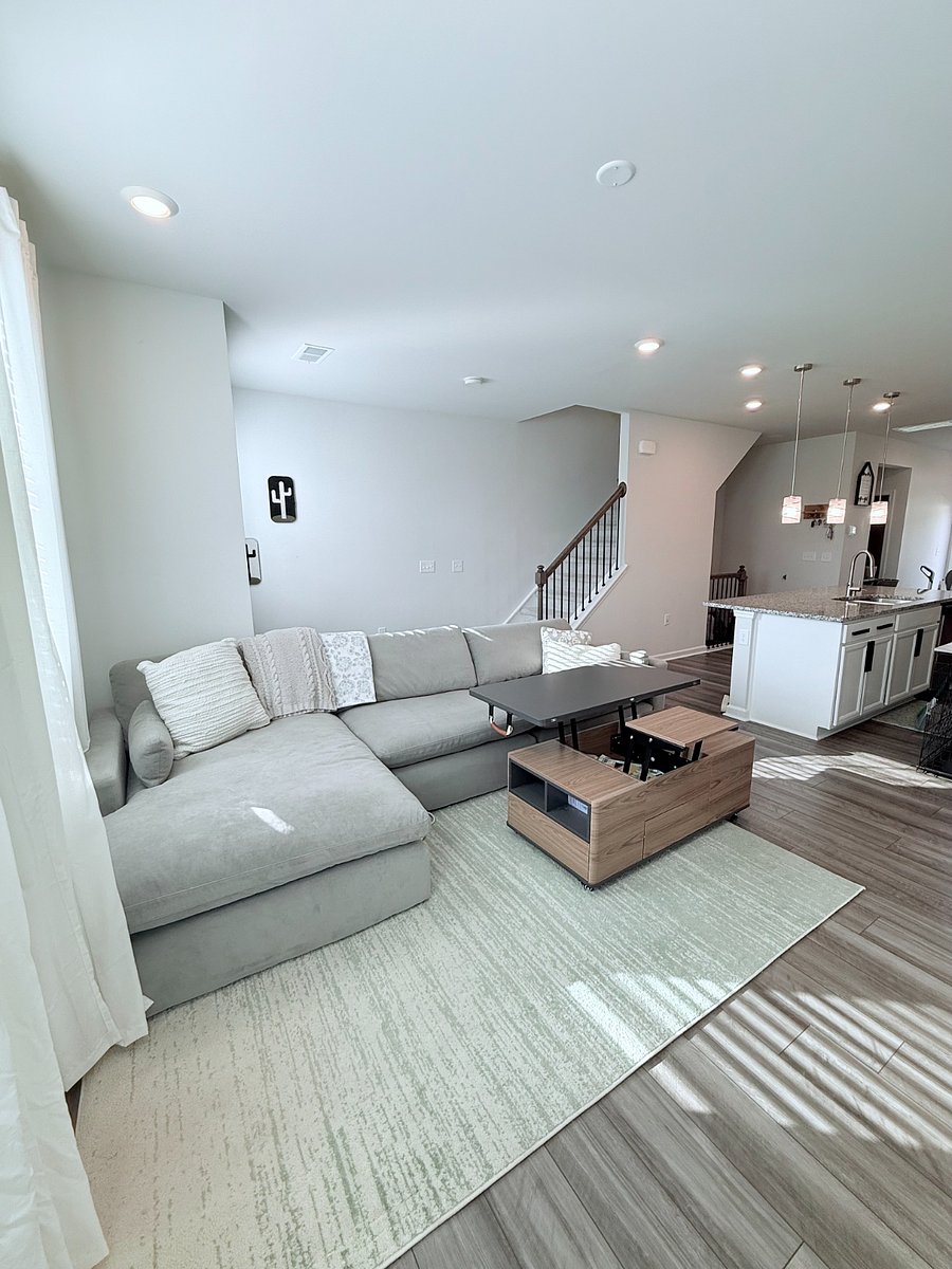 Second floor: Living room