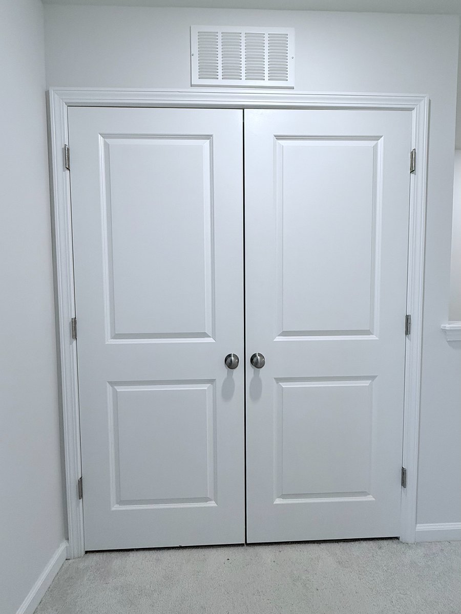 Third floor: Laundry closet