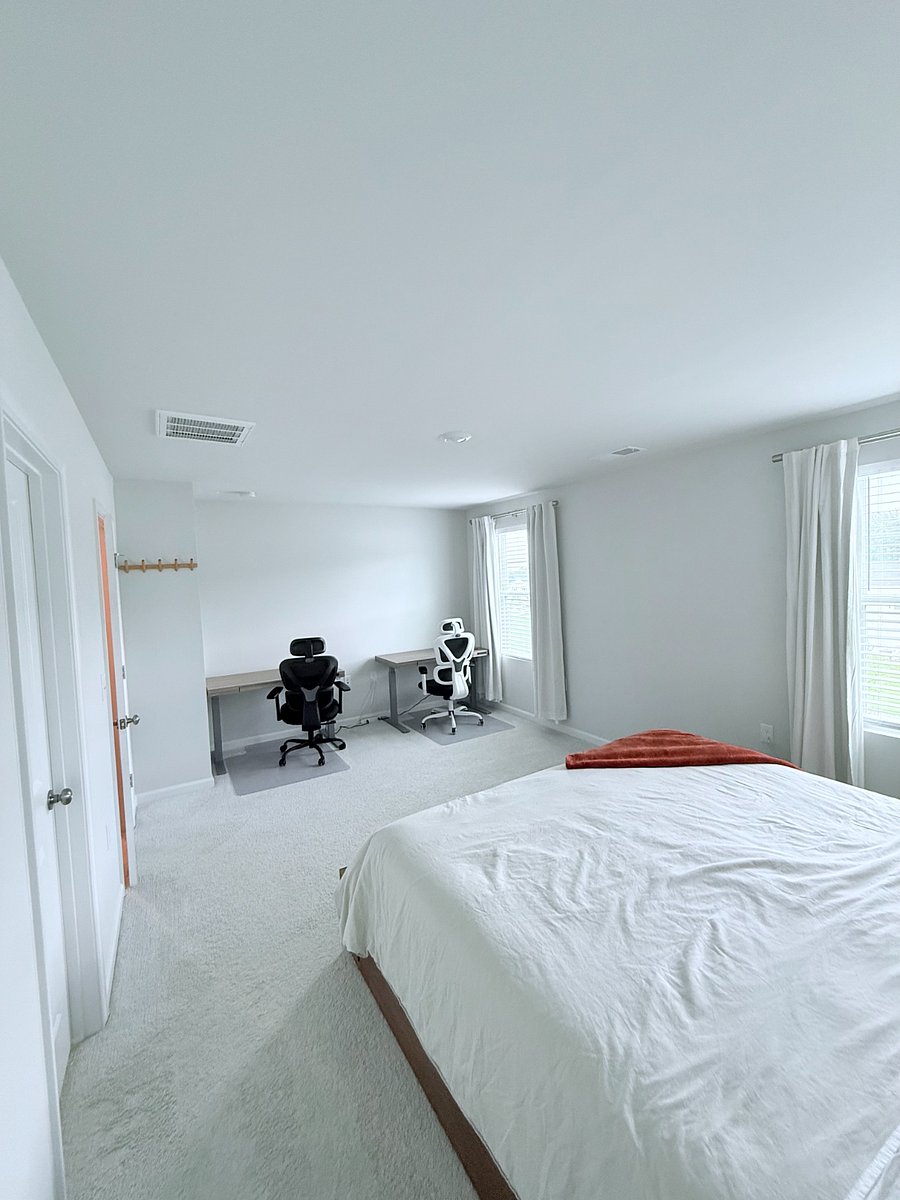 Third floor: Master bedroom and bathroom