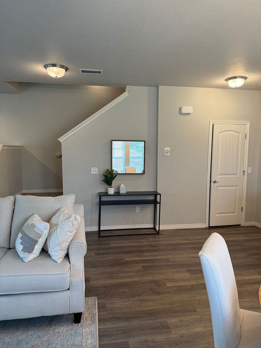 Furnished Finder property 878428_1 photo 3