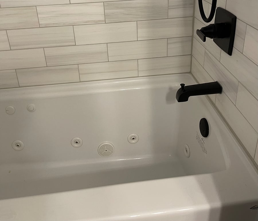 Jacuzzi bath tub with several jets