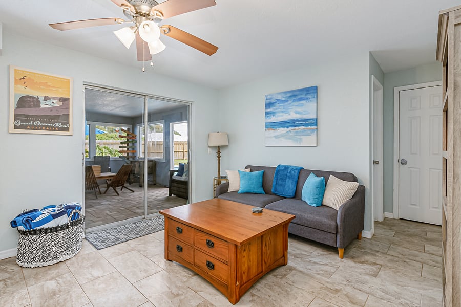 Sitting Room with Access to Florida Room
