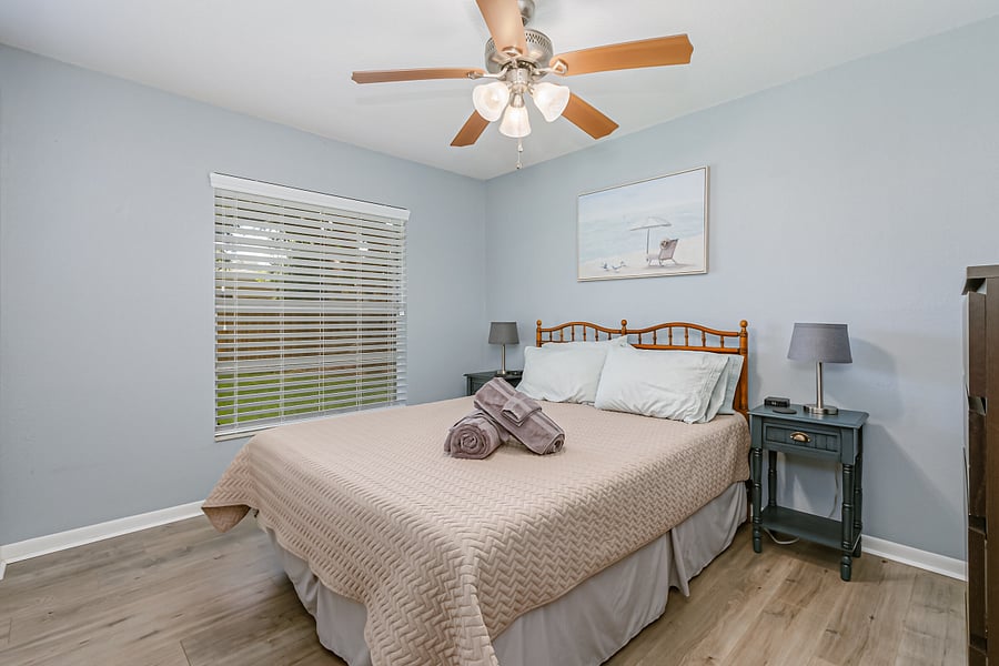 Bedroom 2 with Queen Size Bed