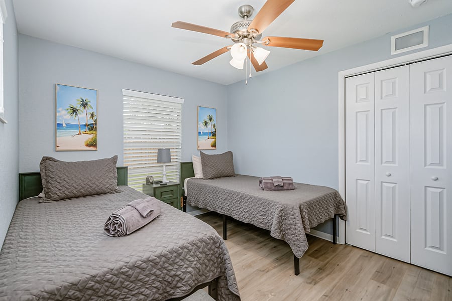 Bedroom 3 with 2 Twin XL Beds