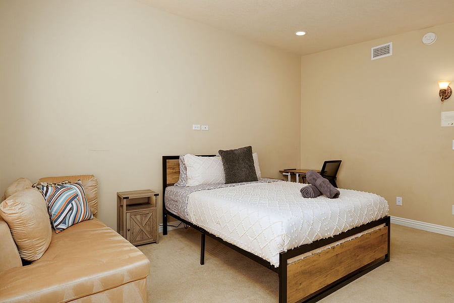 Furnished Finder property 878698_1 photo 25