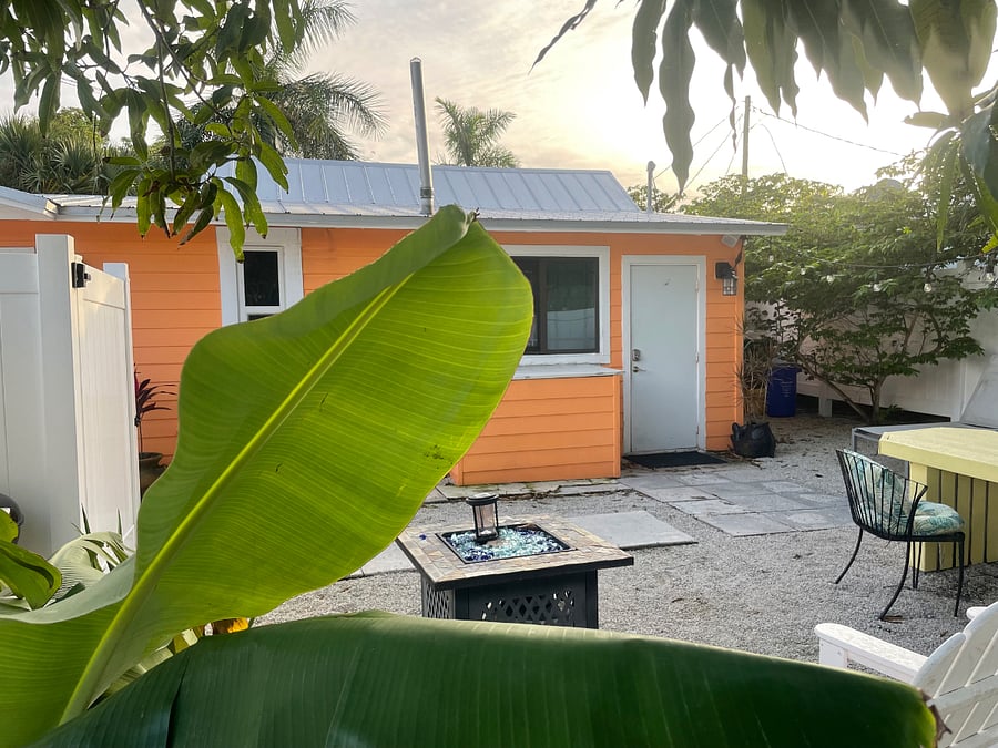 Banana Bungalow: Two Bedroom Cottage