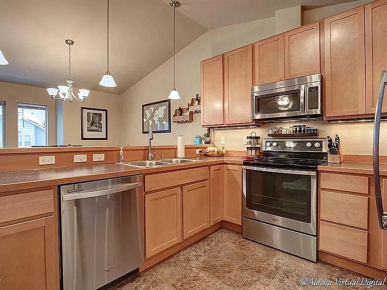 Furnished Finder property 878775_1 photo 3