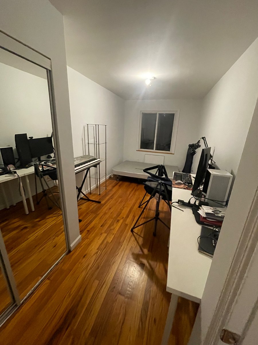 Option B: Larger room, different layout as tenant was moving