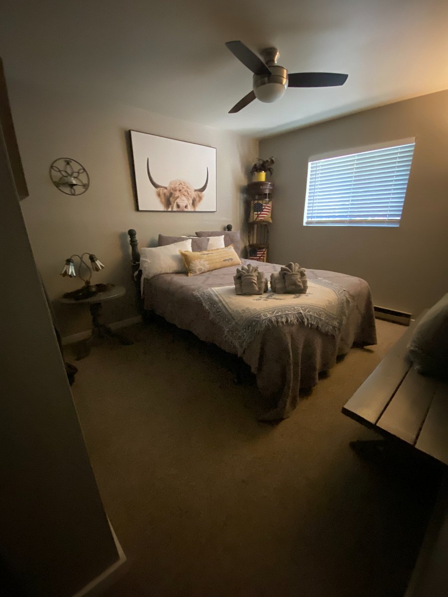 Bedroom 2 with Queen Bed
