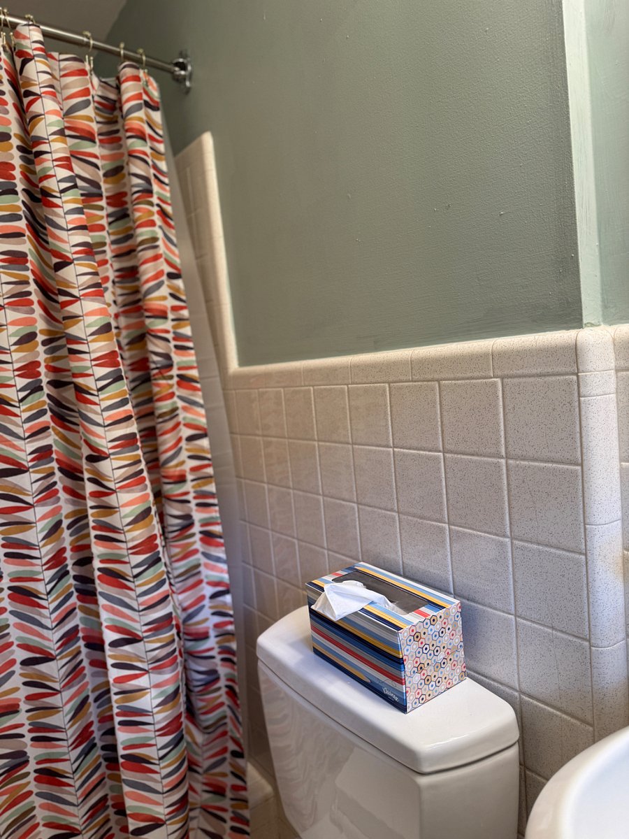Tile bath with rainshower head