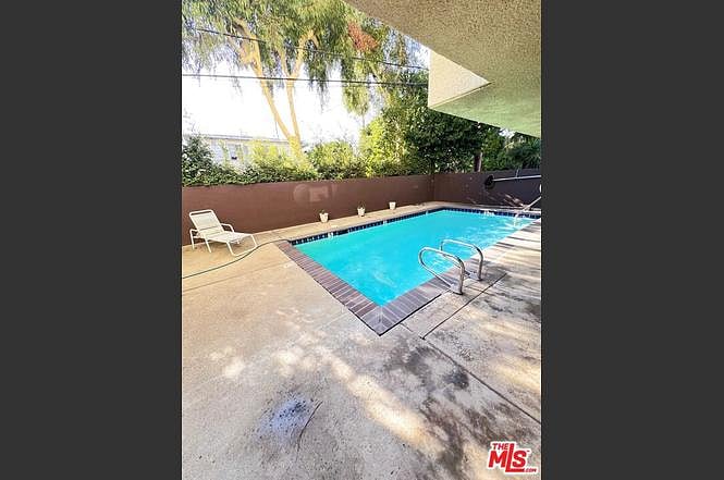 Furnished Finder property 879050_1 photo 16